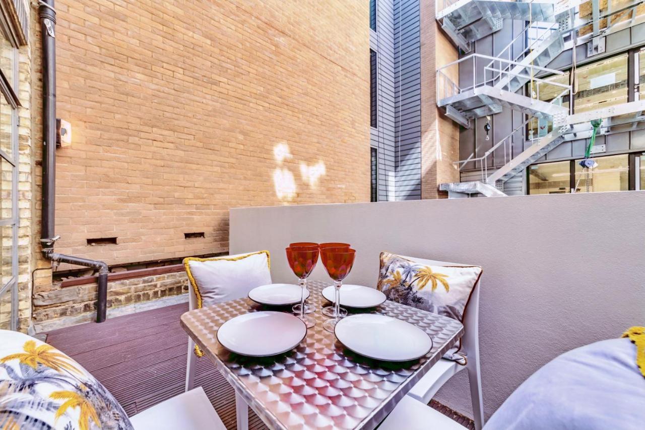 Interior-Designer Apartment With 2 Terraces Лондон Екстериор снимка